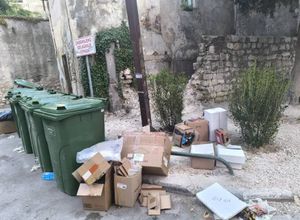 MIRISNA SEZONA U Zadru ne mare za znakove: "Kraj znaka zabrane, eto ti otpada!"