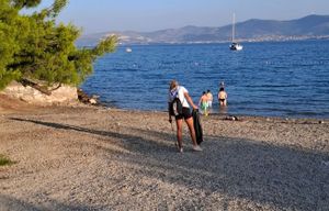 SVAKA ČAST Ranom zorom skupljala plastični otpad po splitskoj plaži