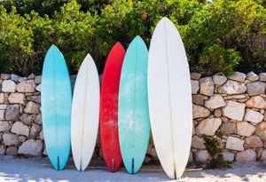 Maloljetni Česi spašeni u Velebitskom kanalu - Otplovili na daskama za jedrenje i odnijela ih bura!