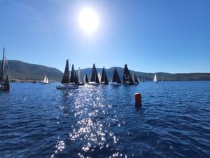 DINAMIČNA ZAVRŠNICA Završena 34. Komiška regata: "Prvo levanat, a na kraju maestral!"