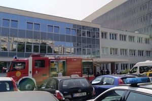 ZAPALILI SE KARTONI Požar u splitskoj bolnici - vatrogasci ga brzo stavili pod kontrolu!