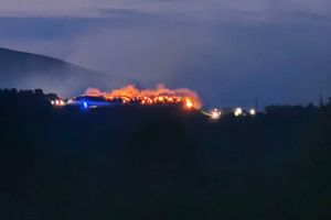 Požar na odlagalištu kod Metkovića i dalje aktivan