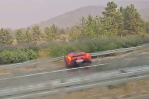 Ferariju vrijednom više od pola milijuna eura zasmetala kiša, pa se zabio u ogradu na A1 kod Šibenika