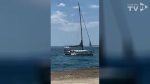 Nautičar pokušao privezati jedrilicu na plažnu plutaču: "Skočija san u more da ga spasin, nosilo ga je na sike i kupače!"