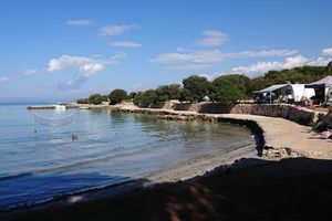 Inspektori zatvorili kamp na Hvaru: "Vlasnici uporno ignorirali zabrane i primili turiste koji sad naprasito moraju van!"