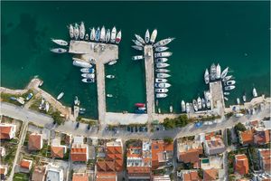 Okrugli stol u Saboru: "Država dopuštanjem stihijske izgradnje nautičkih luka u malim mjestima ide na štetu kvalitete života mještana"