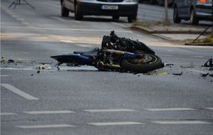 Preminuo motociklist koji se na Krku zabio u auto