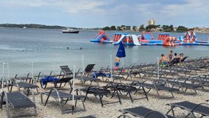 TZ Vodice: "Bilježimo lagani pad u srpnju, ali nismo primjetili smanjenje broja ljudi na plažama"