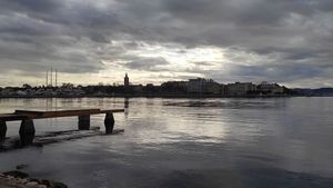 Zadarski gradonačelnik se pohvalio kozmetičkim popravcima po plažama, odbrusili mu mladi: "Borik izgleda kao kvart u Indiji!"