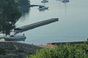 Ilegalni ponton na Drveniku Velom ponovno postavljen