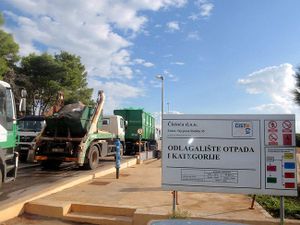 Azbest s “Galeba” završio u Zadru, a zadarska Čistoća i Grad Zadar o tome nemaju pojma!?