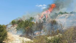 KANADERI PONOVNO U ZRAKU Gori kod Vranskog jezera, ponovno se aktivirao požar kod Marčane u Istri!