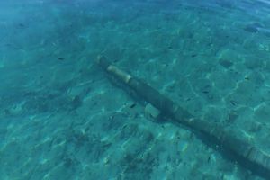 Kanalizacijski ispust usred uvale na Drveniku Velom: "Pušta nam g..vna di se kupaju djeca!"