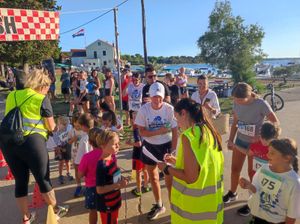 OLUJA NA OLIBU  - U čast ratnog zapovjednika Danijela Telesmanića Dida trčala i njegova kćer Korina