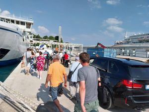 TIJEKOM VIKENDA Očekuje se pojačan promet putnika i vozila u splitskoj trajektnoj i zračnoj luci: "Uvode se dvije nove trajektne linije!"