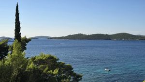 Sunčan ponedjeljak, uz svježe jutro