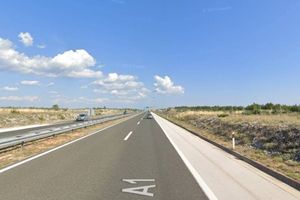 Poljak na A1 kod Vodica prevrnuo auto na krov