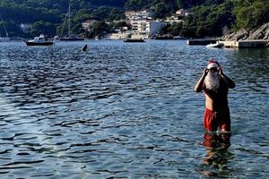 Djed Božićnjak uživa na Mljetu