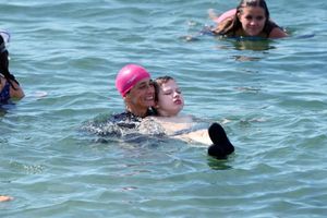 Na zadarskom Uskoku održana radionica o terapijskom plivanju