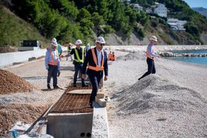 GRAD SPLIT: "Radovi na šetnici Duilovo – Stobreč u punom su jeku, more i obala bit će zaštićeniji, a uređujemo i plažu!"