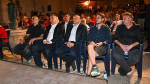 Predsjednik Milanović bez najave u Šibeniku - Došao na predstavljanje knjige “Sutjeska: bitka svih bitaka” na festivalu Fališ u Šibeniku