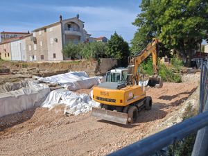 DOVIĐENJA POVIJESTI Arheološko nalazište u Stobreču staro 3500 godina danas krenuli devastirati bageri?!