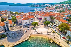 NOVI ZAKON O OTOCIMA Vlada: "Svjesni smo važnosti otoka." Oporba: "Otoci ne mogu čekati, osigurajte im dostojan život!"