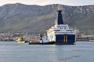 BURA NAKON ODLASKA AZBESTA Brodosplit: "Nisu nam dozvolili govoriti pa medije pozivamo na rapravu o azbestu." Šuta: "Ne plaćaju ni vodu, ni plaće,ni koncesiju..."