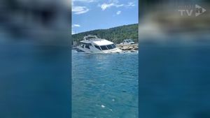 VIDEO Odsukana jahta sa splitskog Spinuta - Tijekom nevremena joj popustilo sidro