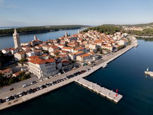 Budući doktor znanosti istražuje učinkovitost politika održivog turizma u otočnim zajednicama Raba i Lošinja - Treba mu pomoć otočana