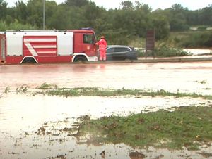 U Umagu je tijekom dva sata zabilježno 2000 udara groma: "Blatna bujica se ulijeva u more!"
