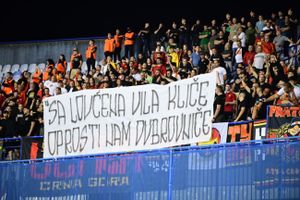 Crnogorski navijači razvili transparent: "Oprosti nam Dubrovniče"