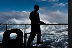 ZABORAVLJENI MORNARI 19 pomoraca napušteno na tankeru: "Vlasnik je na crnoj listi SAD - a"