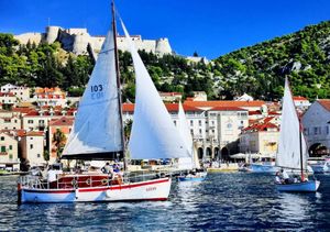 Tradicijske barke okupljaju se u Hvaru