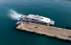 Nakon što je dobio koncesiju, brze linije za Supetar, koncesionar ponudio: "Tri dana vozit ćemo putnike potpuno besplatno!"