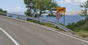 STRAŠNA TRAGEDIJA KOD SENJA Četiri osobe poginule u slijetanju automobila u more!