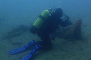 Najava izložbe "Naftni zapleti“ – rezultati umjetničkog istraživanja riječkog podmorja