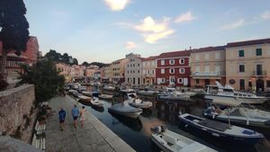 Građevinski poduzetnik s Lošinja priznao da je podmitio tužiteljicu