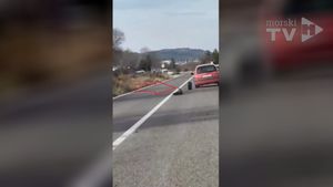 VIDEO Ovo je već bizarno -Otpao mu kotač usred vožnje! Još jedan Clio u Šibeniku