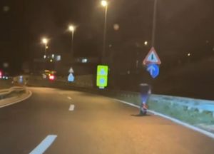 STROGO ZABRANJENO Netko se romobilom vozio po brzoj cesti Split - Solin