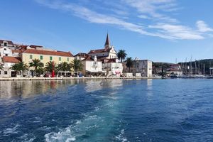 BRAČ Klimatski neutralan otok