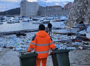 U Dubrovniku prikupljeno 30 kubnih metara smeća iz Albanije