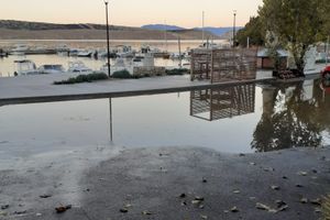 Nakon poplava u Jadranovu javio se Grad Crikvenica: "Planiramo podizanje kote ceste i dodatnu oborinsku odvodnju, a krive su i klimatske promjene"