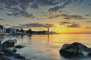 Obilje sunca uz umjerenu buru i prilično hladno jutro