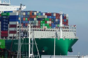 SIGURSNOT POMORACA Francuski CMA CGM vraća se u Sueski kanal, Maersk oprezan!