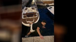 VIDEO Turist u Dubrovniku pokušao s brodice na rivu, ali... neiskustvo je bilo jače!