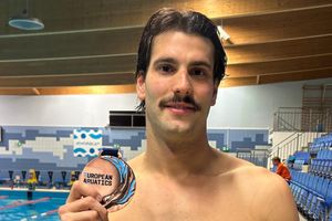 Brončana hrvatska štafeta na EP u plivanju u malim bazenima