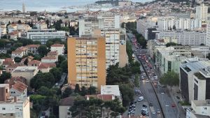 U Splitu oštrim predmetom teško ozlijeđen policajac, uhićen 18-godišnjak...