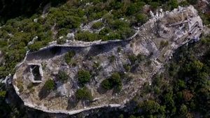 SENZACIJA NA HVARU Tijekom obnove tvrđave iznad Jelse, pronađena još starija utvrda!