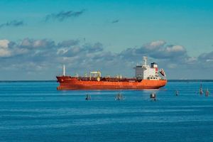 Devet pomoraca oteto s LPG tankera